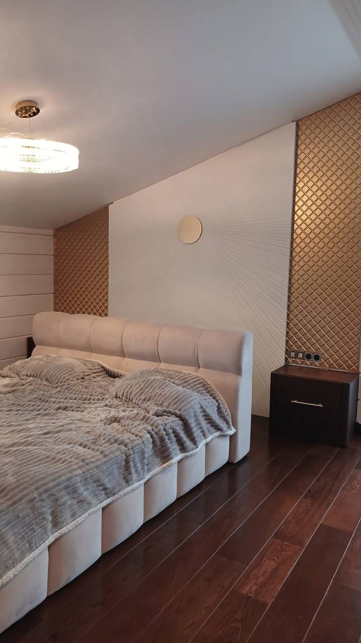 Барельеф в кабинете